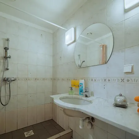 Romeo Family 2 Bedroom Ruutli
